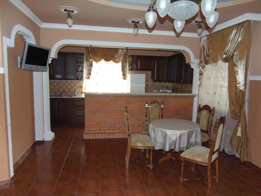 Tourist Complex Karina Hotel Polyana  Exterior photo