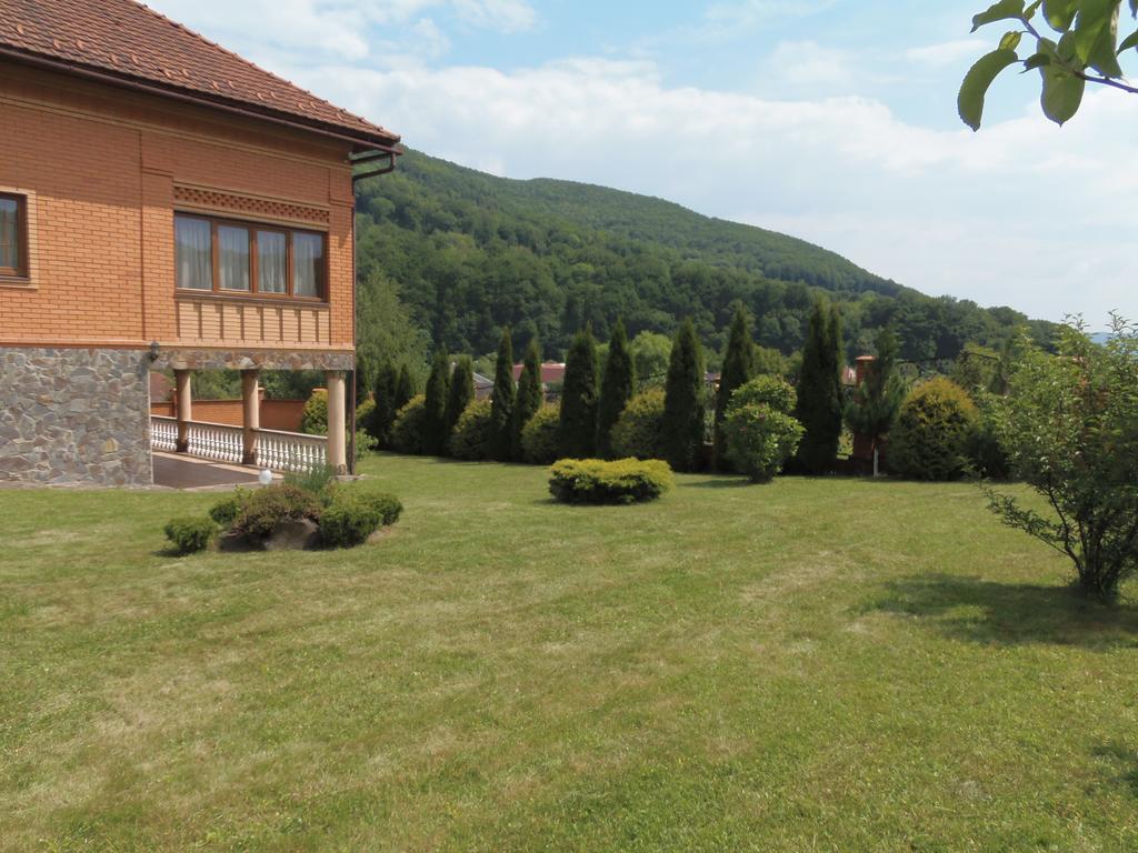 Tourist Complex Karina Hotel Polyana  Exterior photo